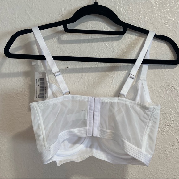 Lovely UK34F (US 34G) white bra with peekaboo sheer panels - Picture 2 of 4